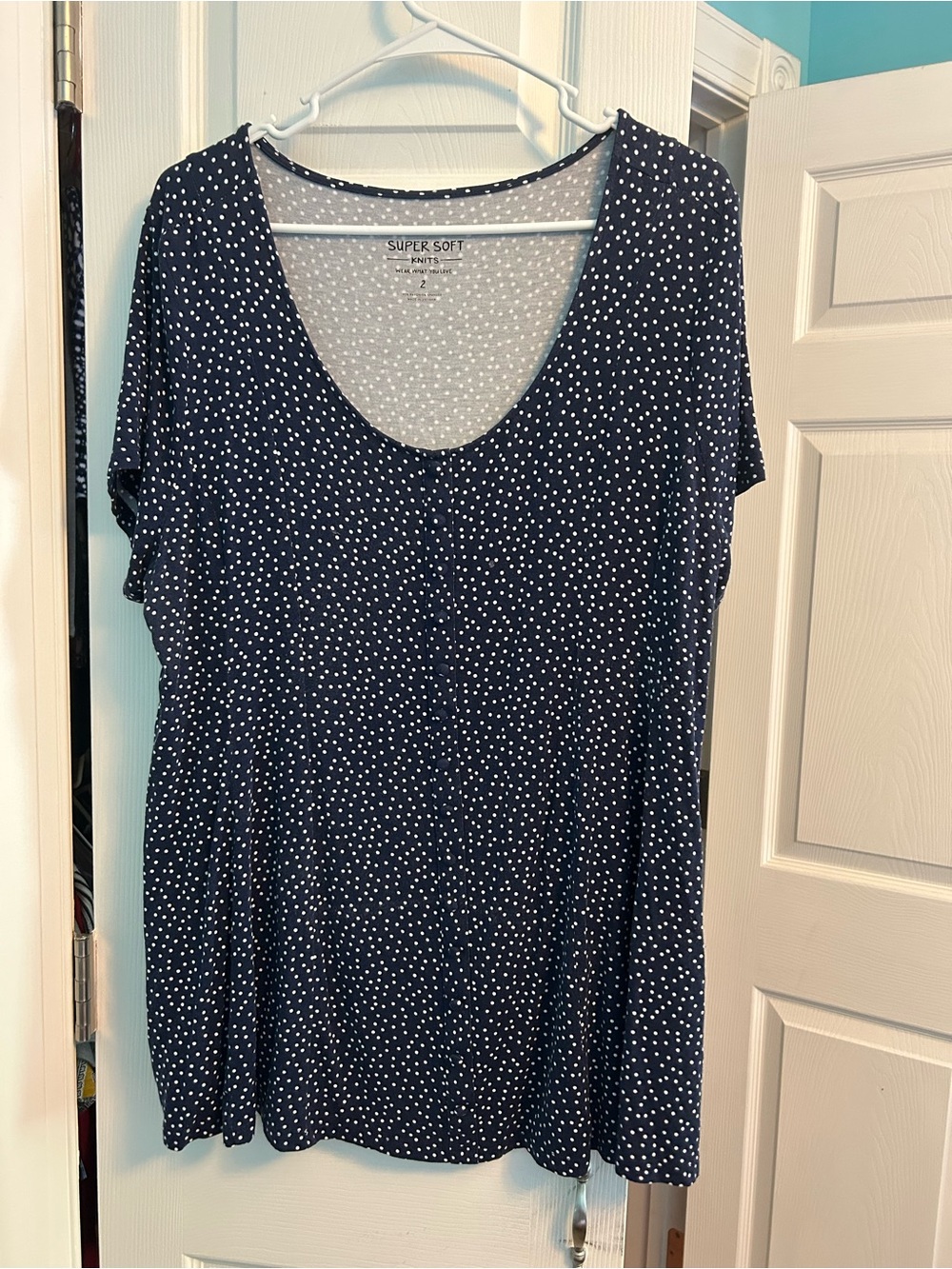 torrid Navy Blue Scoop Neck Polka Dot Tee